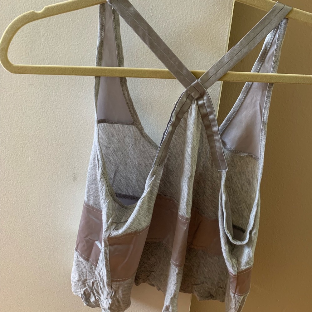 Gray cropped top - Picture 2 of 3